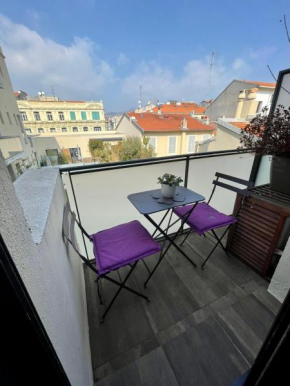 Nice Hyper Centre Au Calme Dernier Etg Terrasse